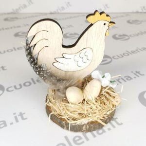 Decorazione pasquale in legno con rafia e piume vere